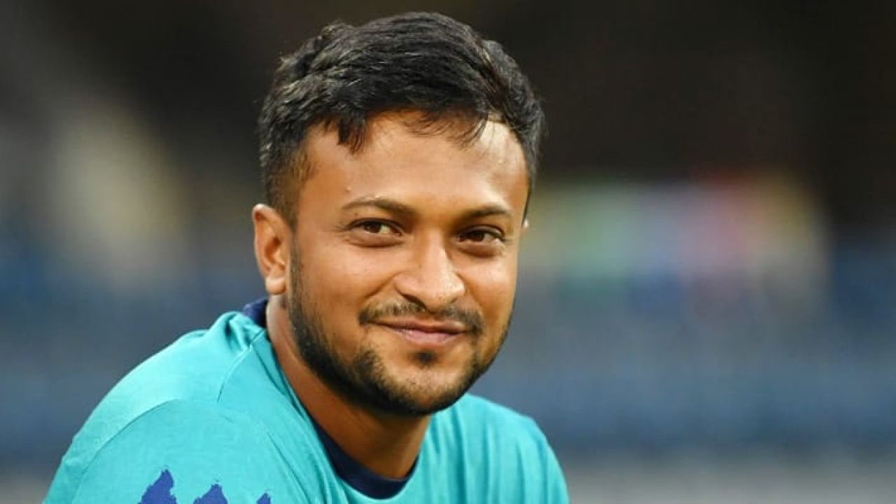 আওয়ামী লীগ নিয়েই এগোতে চান সাকিব আল হাসান, ভাঙছে না রাজনৈতিক।